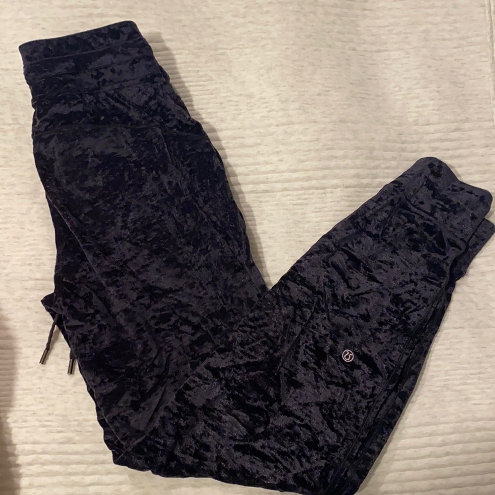 Lululemon limited edition crushed velvet joggers